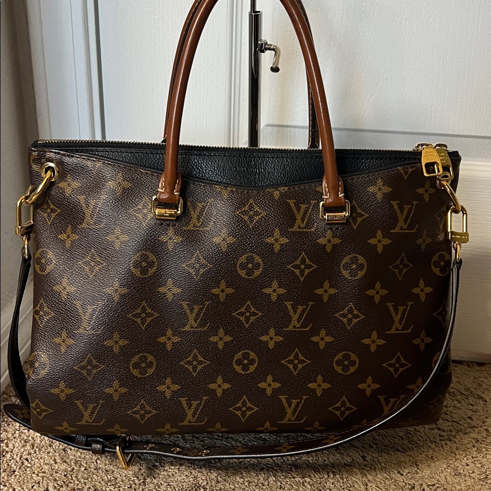 3346 Louis Vuitton Monogram Handbag Pallas MM